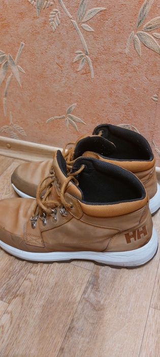 Продам черевики Helly Hansen (HH)