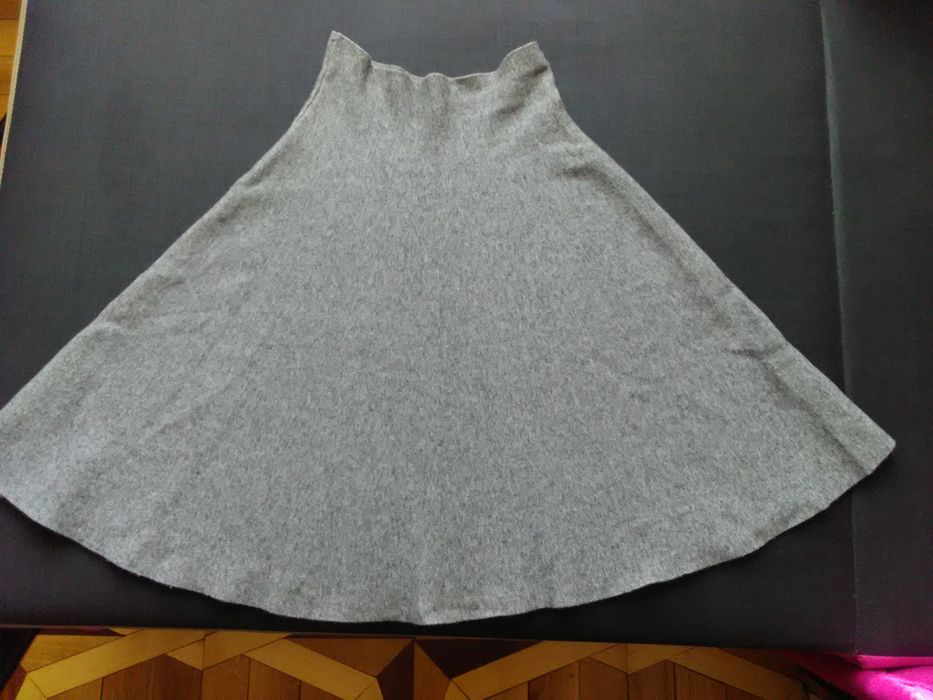 Тепла жіноча спідниця