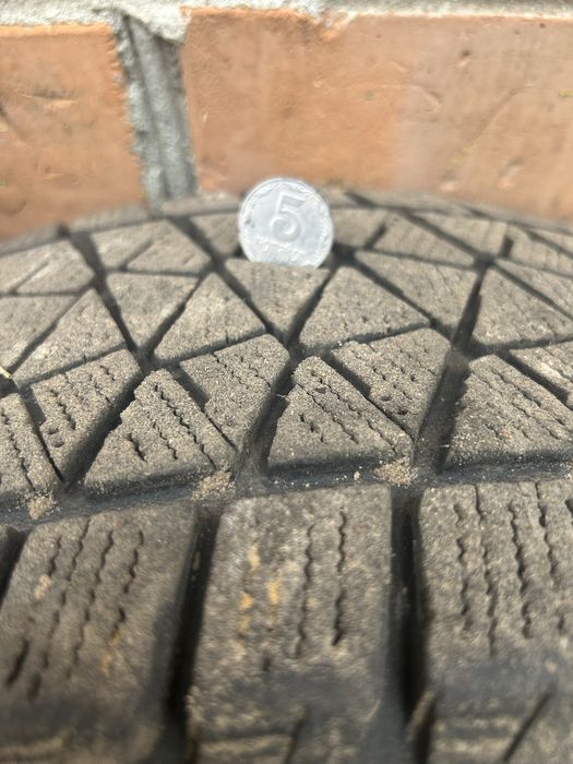 4 зимові колеса в зборі Bridgestone Blizzak DM-V2 215/65 R16