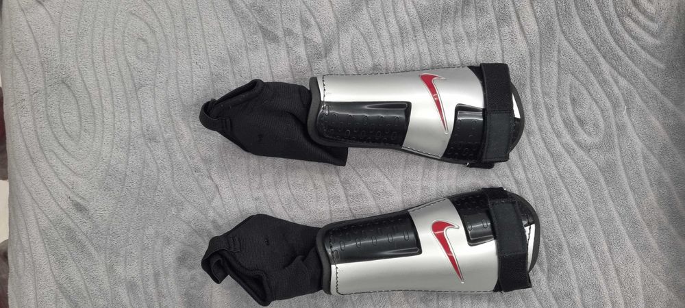 Caneleiras de futebol (Nike)