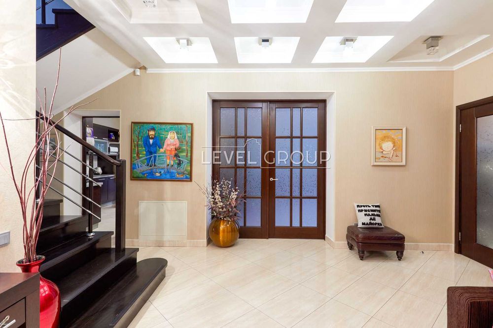 Продаж будинку 500 м² з виходом на канал. Конча-Заспа Козин Рудики