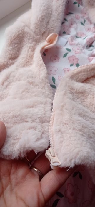 Безрукавка хутряна, желетка,  на дівчинку, для двійнят 74