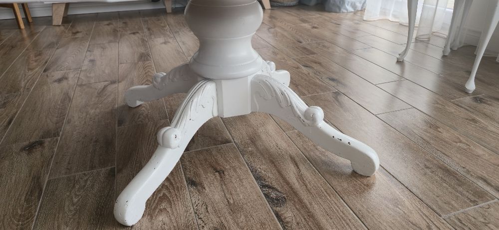 Elegancki stolik kawowy – styl prowansalski– drewno, kolo