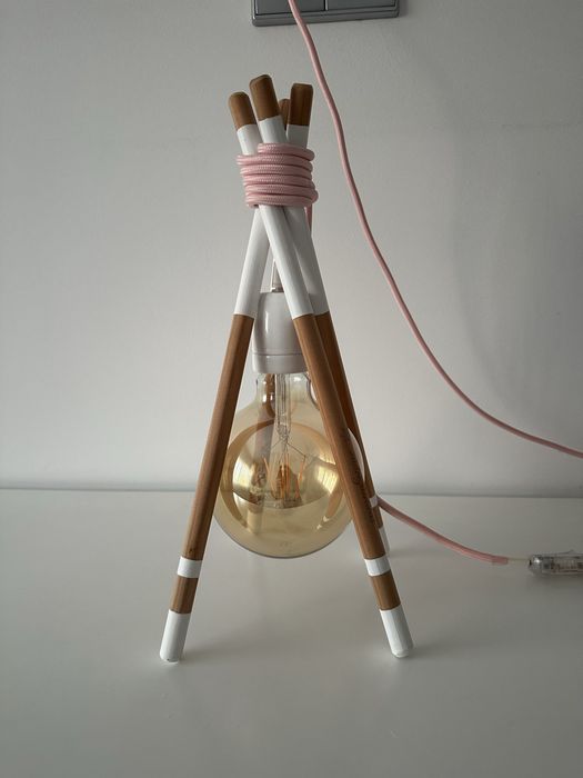 Candeeiro de mesa infantil, tipo tenda, com fio em tecido