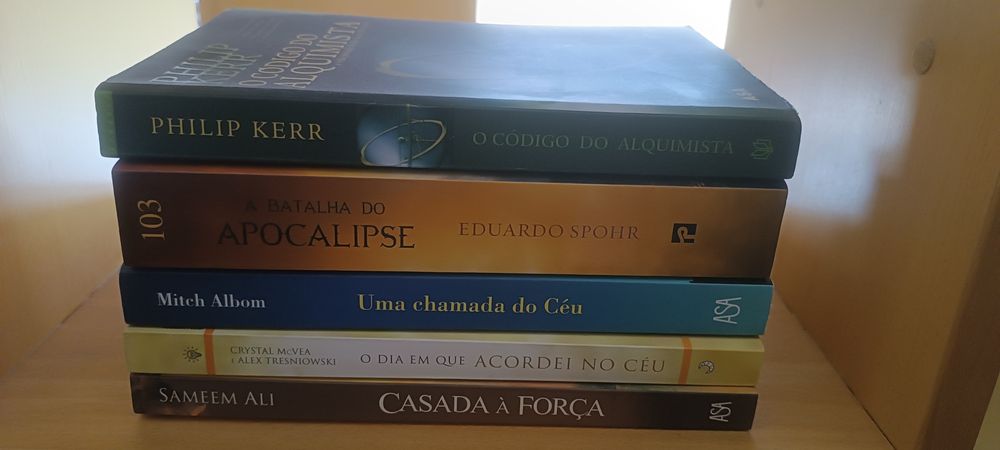 Vendo livros variados