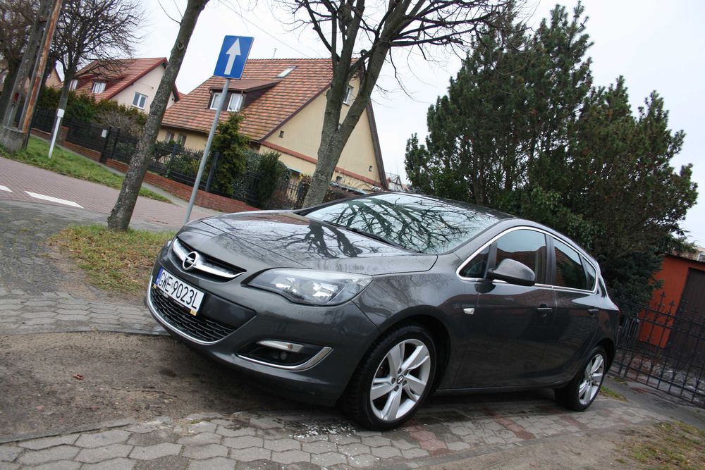 śliczna astra 1.4T,hatchback,2014r,5drzwi