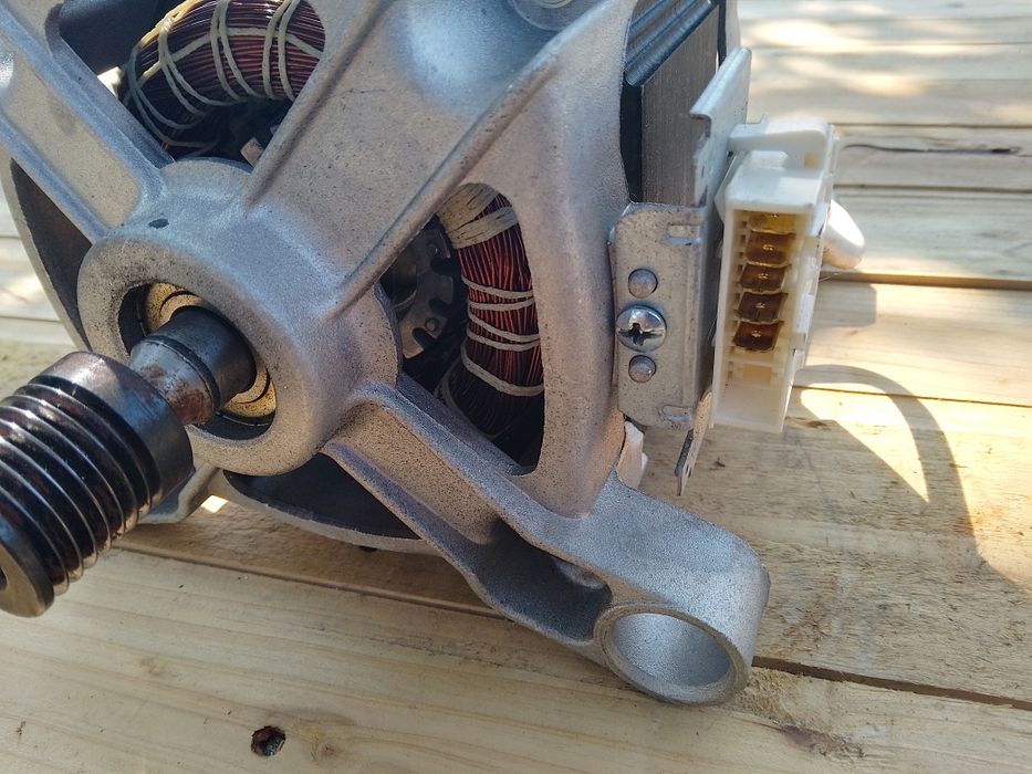 Silnik elektryczny Welling YXT 480 -2D(L) Indesit Ariston