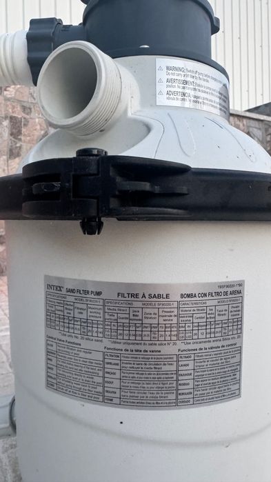 Bomba e filtro de areia para piscina INTEX