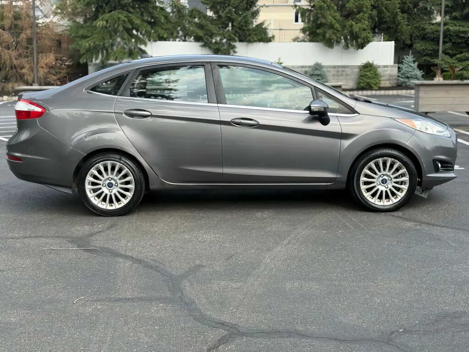 Ford Fiesta Titanium      2014
