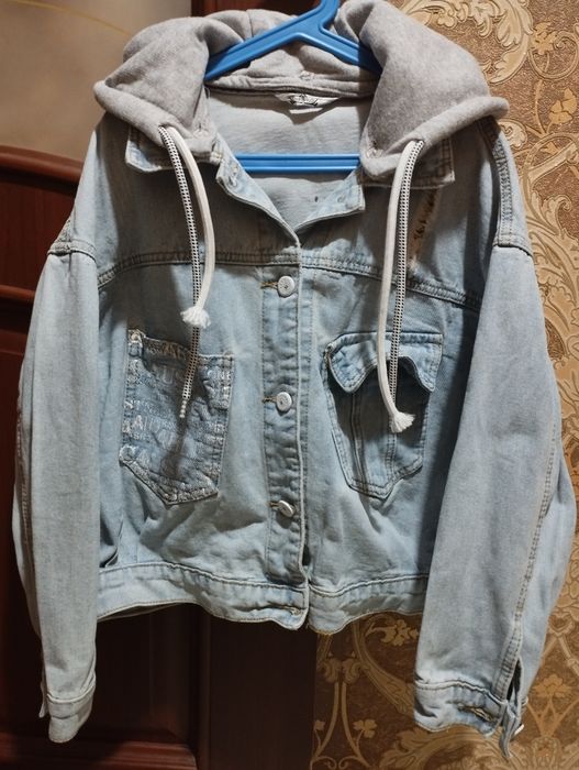 Продам джинсову куртку