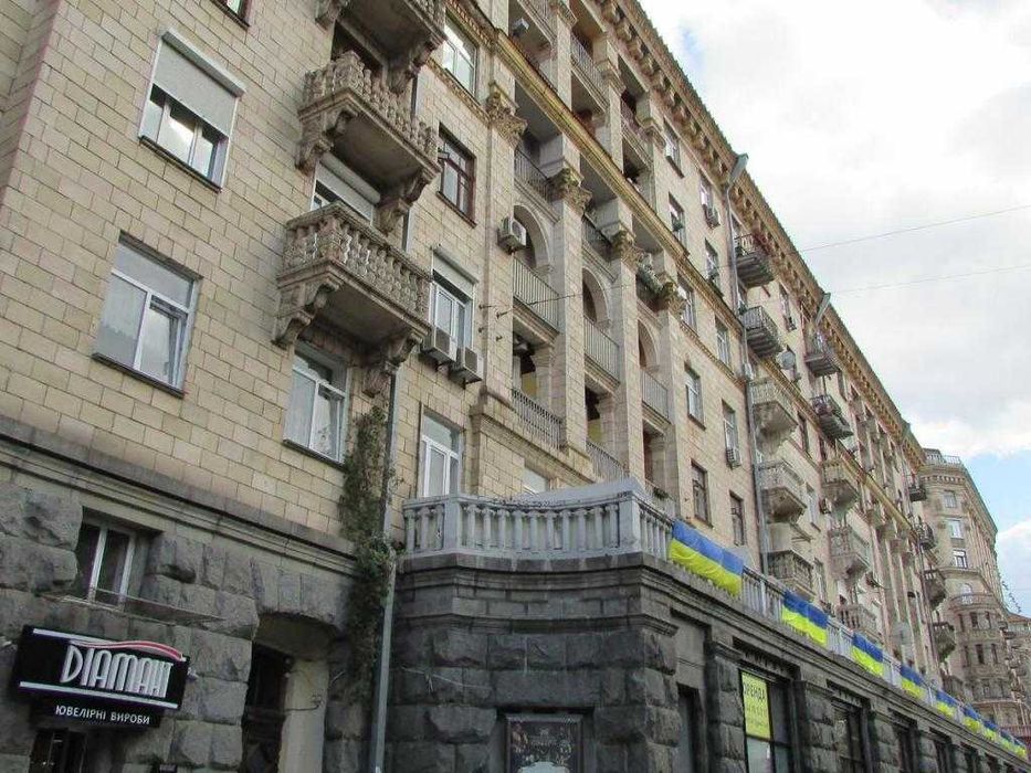 Продаж квартири Хрещатик 21 навпроти ЦУМу сталінка Центр