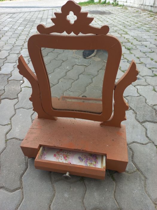 Vendo Toucador em bom estado.