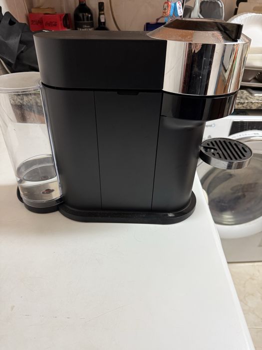 Maquina Nespresso  vertuo next Delux chrome
