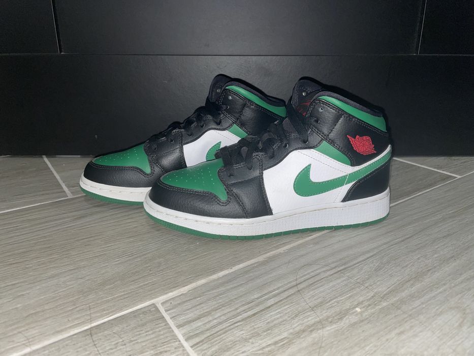 Jordan 1 mid green toe