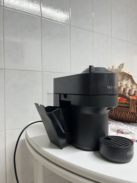 Maquina de Café Nespresso Vertuo Pop