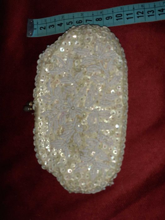 Carteira em Missangas Macau