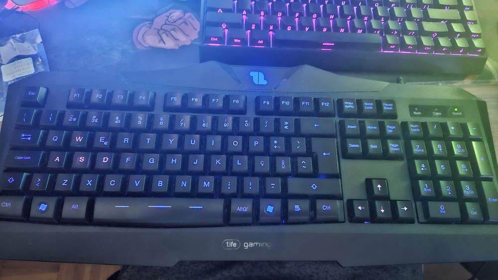 Teclado gamer com leds