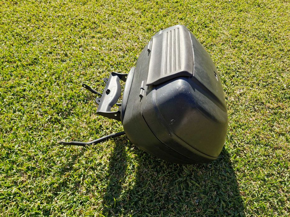 Top case com suporte Gsr600