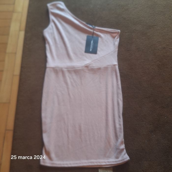 Sukienka letnia lekka PrettyLittleThing rozmiar 12 nowa stan idealny