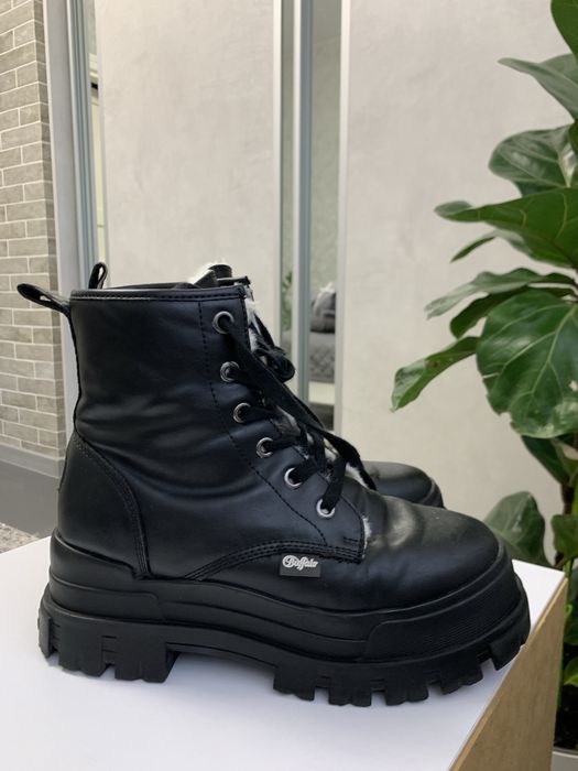 Зимові стильні черевики на високій підошві