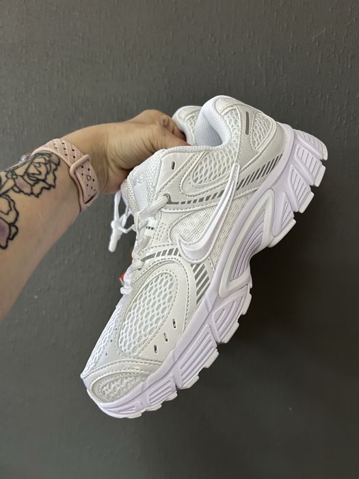 Жіночі кросівки преміум якості Nike V5 RNR