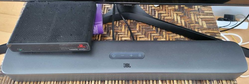 TV Samsung Crystal  UHD  55 TU8500 + JBL Bar