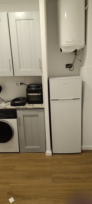 Arrenda-se  T1 Rio de Mouro, Mercês