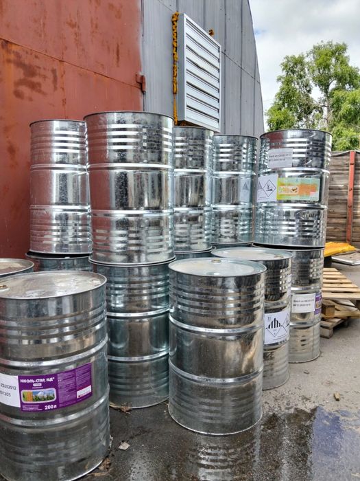 Продам бочки, металеві та пластикові