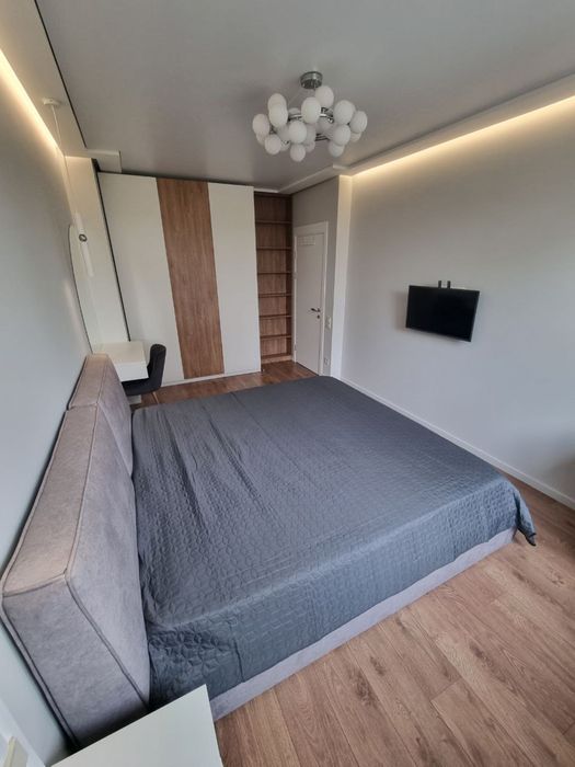 Двохкімнатна квартира з дизайнерським ремонтом