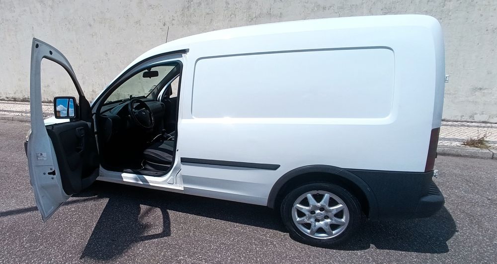 Opel Combo 1.3 2007 caixa Avariada