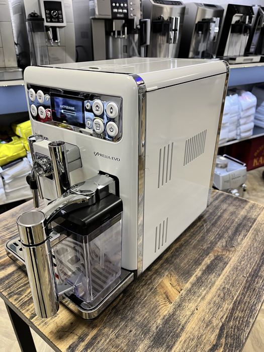 Кавоварка кавомашина Saeco Exprelia Evo