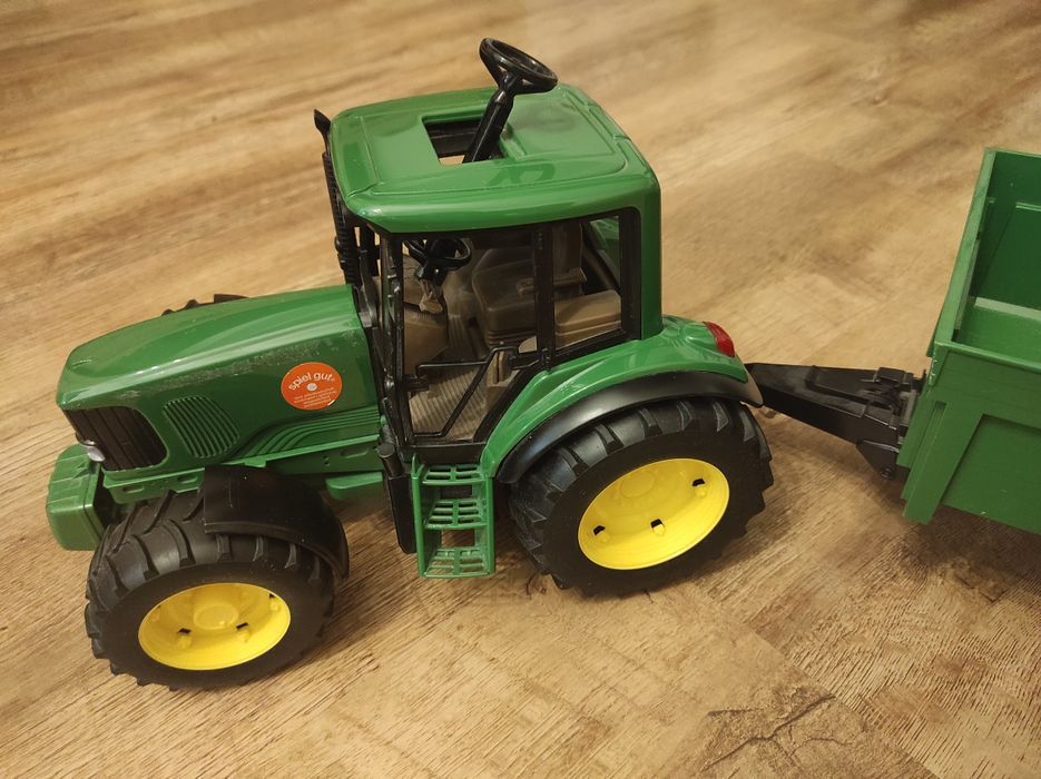 Traktorek Bruder John Deere + przyczepa