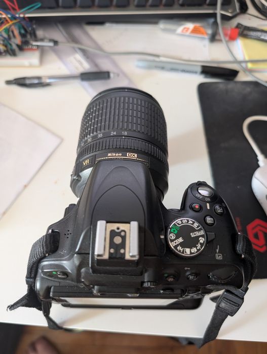 Nikon D5100 + Об'єктив 18-105mm VR + Бат. блок та 4 акумулятори