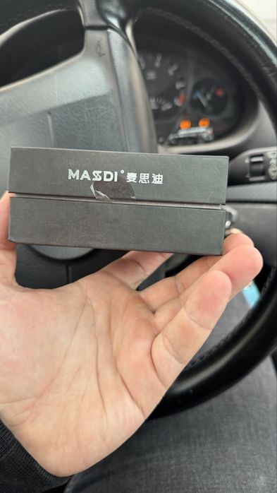 Продам колекційну машинку audi