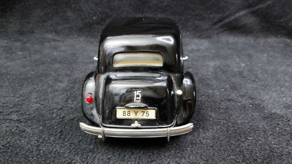 Модель авто 1.18 Citroen 15CV 6 Cyl 1952 Black (Maisto, made in Thailand)
