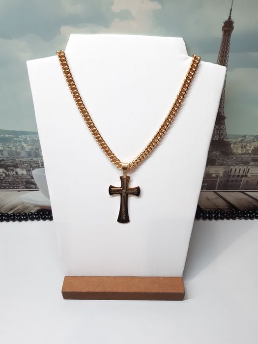 Colar de correntes 55x0,8cm, cor ouro, com cruz