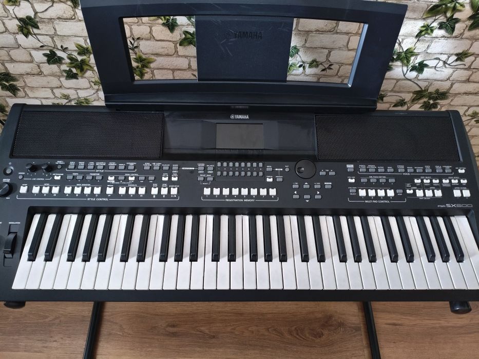 Keyboard Yamaha PSR SX 600