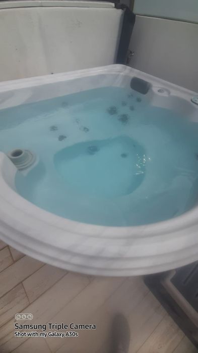 Spa model /Camelia