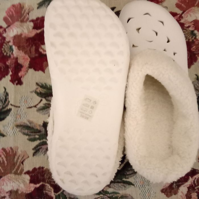 Продам тапочки утеплені.