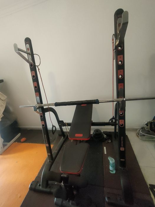 Rack com banco  com várias funcionalidades