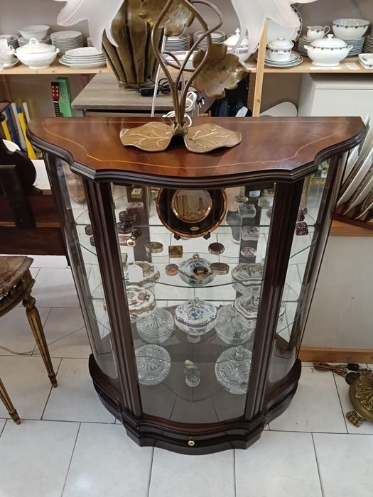 Móvel  /  Vitrine