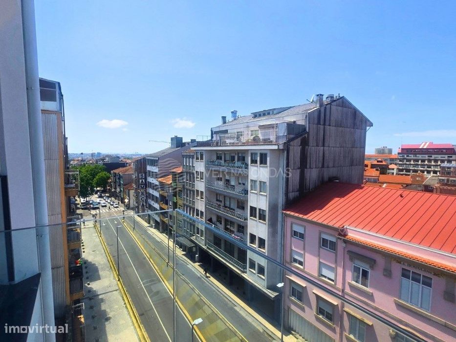 T4 Duplex no Centro do Porto , Faria Guimarães - 6.º Piso com Elevador