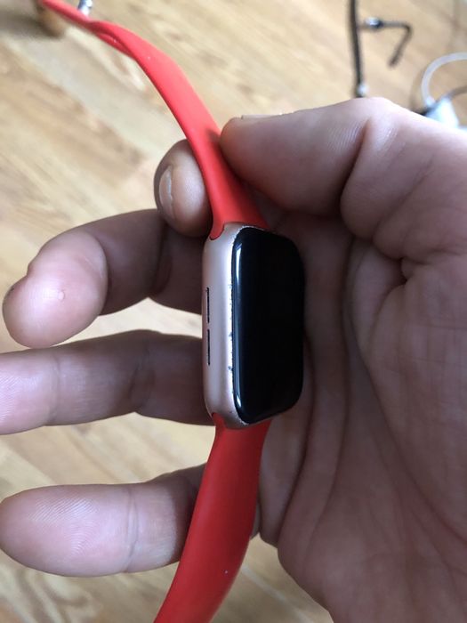 Наручные часы apple watch 4 44mm gold