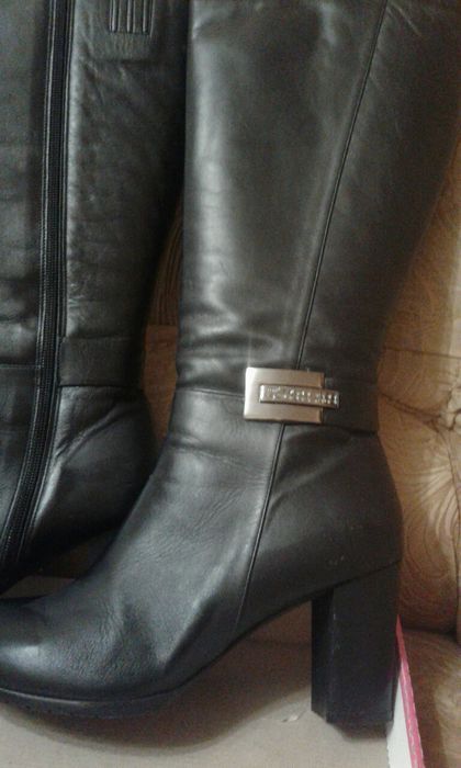 Женские зимние сапоги