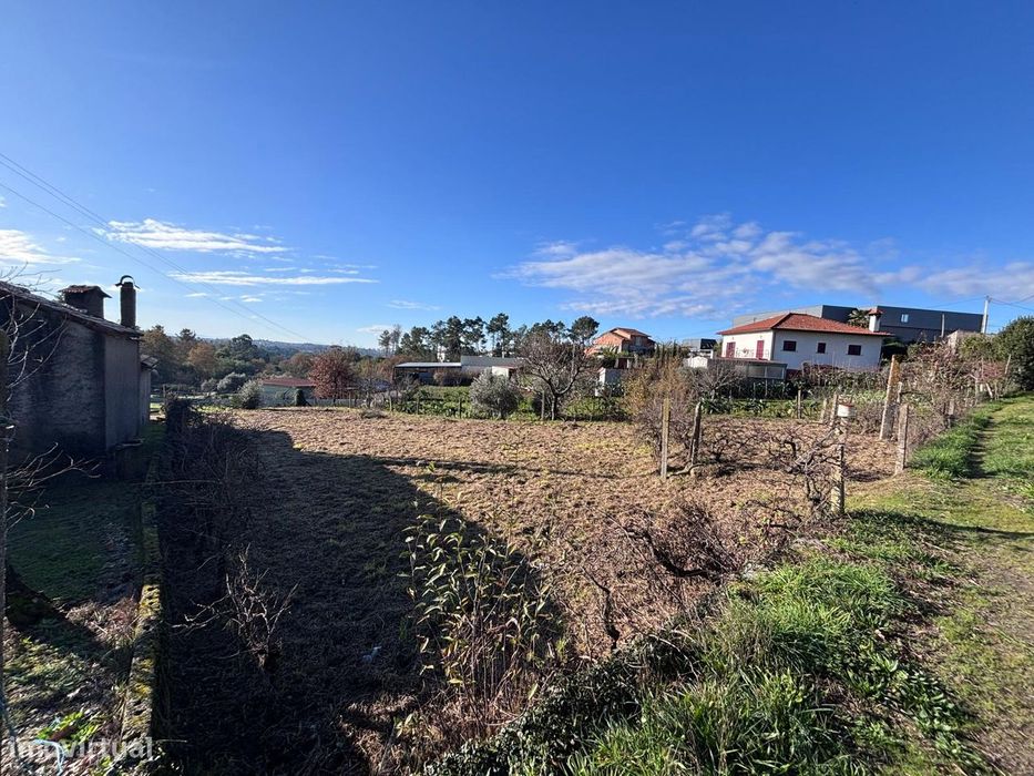Terreno em Zona de Construção - Mundão - Viseu