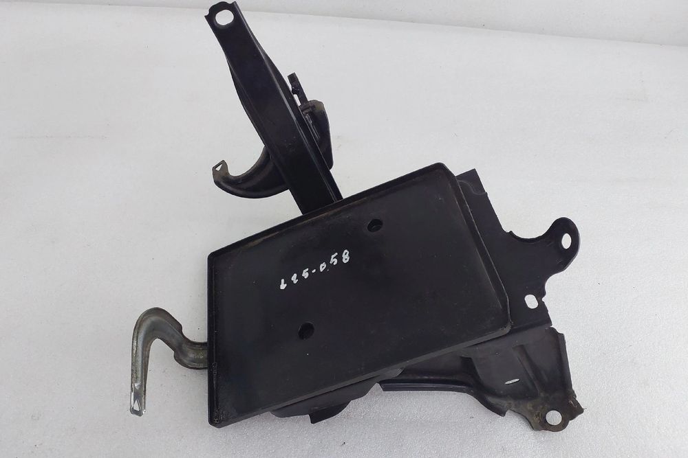 Base / caixa da bateria TOYOTA Yaris (_P9_)