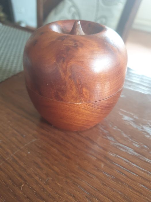 Drewniana szkatułka