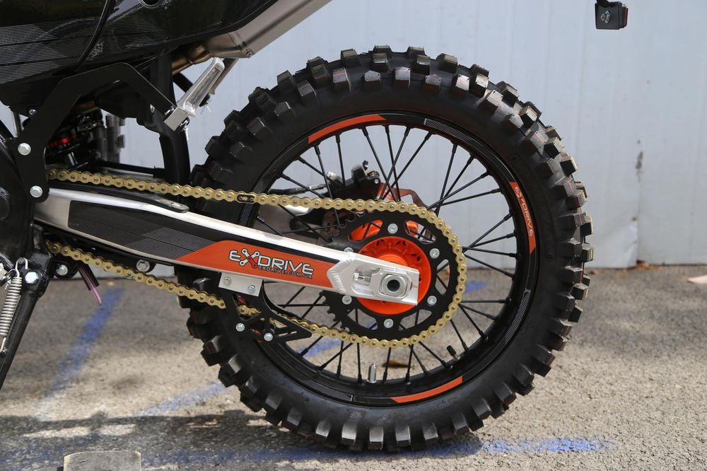 НОВИНКА сезону 2026! Новый мотоцикл эндуро EXDRIVE PRO FACTORY 300 вод
