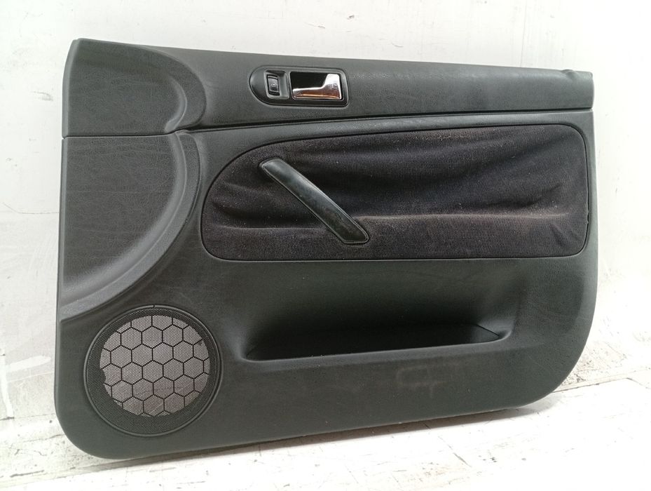 Quartela de porta frente direita - VOLKSWAGEN PASSAT (3B2) | 96 - 01