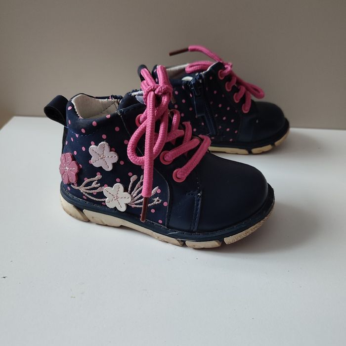 босоніжки,сапожки весняні,макасіни,дитяче взуття